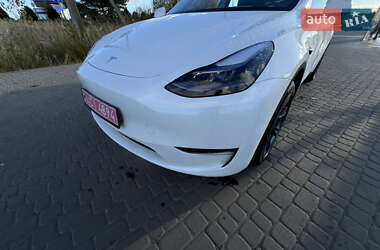 Позашляховик / Кросовер Tesla Model Y 2024 в 