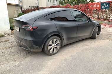 Позашляховик / Кросовер Tesla Model Y 2021 в  фото 12 Позашляховик / Кросовер Tesla Model Y 2021 в