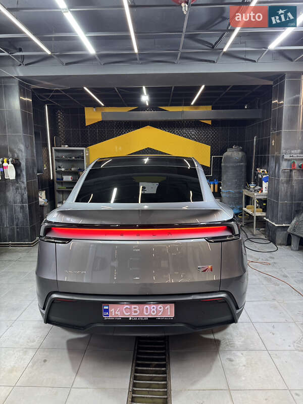 Внедорожник / Кроссовер Tesla Model Y 2025 в Львове