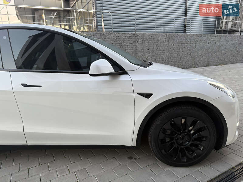 Позашляховик / Кросовер Tesla Model Y 2021 в Луцьку