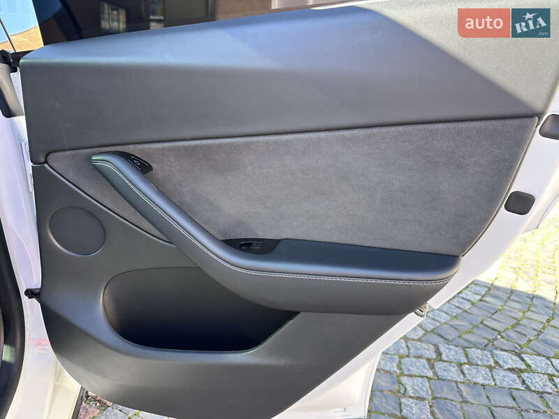 Внедорожник / Кроссовер Tesla Model Y 2020 в Луцке фото 29 Внедорожник / Кроссовер Tesla Model Y 2020 в Луцке