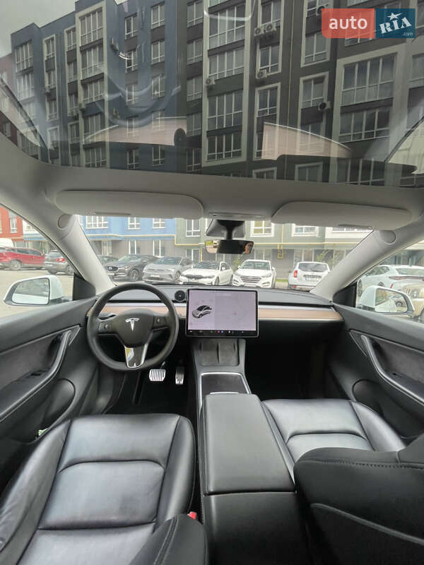 Внедорожник / Кроссовер Tesla Model Y 2021 в Черновцах