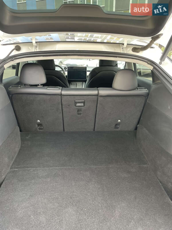 Внедорожник / Кроссовер Tesla Model Y 2021 в Черновцах