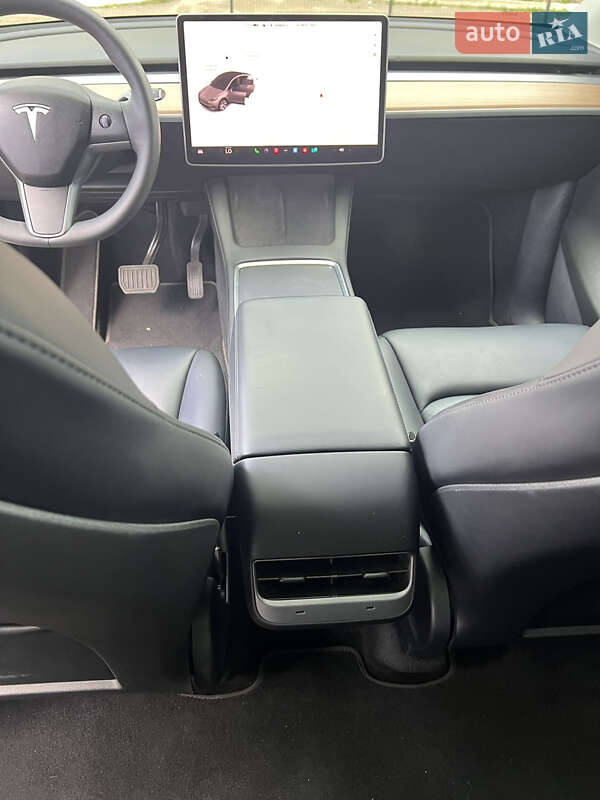 Позашляховик / Кросовер Tesla Model Y 2021 в Києві фото 14 Позашляховик / Кросовер Tesla Model Y 2021 в Києві