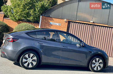 Позашляховик / Кросовер Tesla Model Y 2023 в  фото 13 Позашляховик / Кросовер Tesla Model Y 2023 в