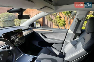 Позашляховик / Кросовер Tesla Model Y 2023 в  фото 20 Позашляховик / Кросовер Tesla Model Y 2023 в