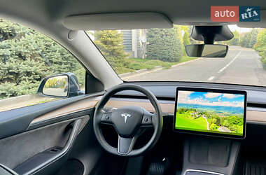 Позашляховик / Кросовер Tesla Model Y 2023 в  фото 24 Позашляховик / Кросовер Tesla Model Y 2023 в