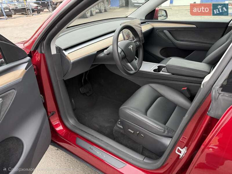 Позашляховик / Кросовер Tesla Model Y 2024 в Києві