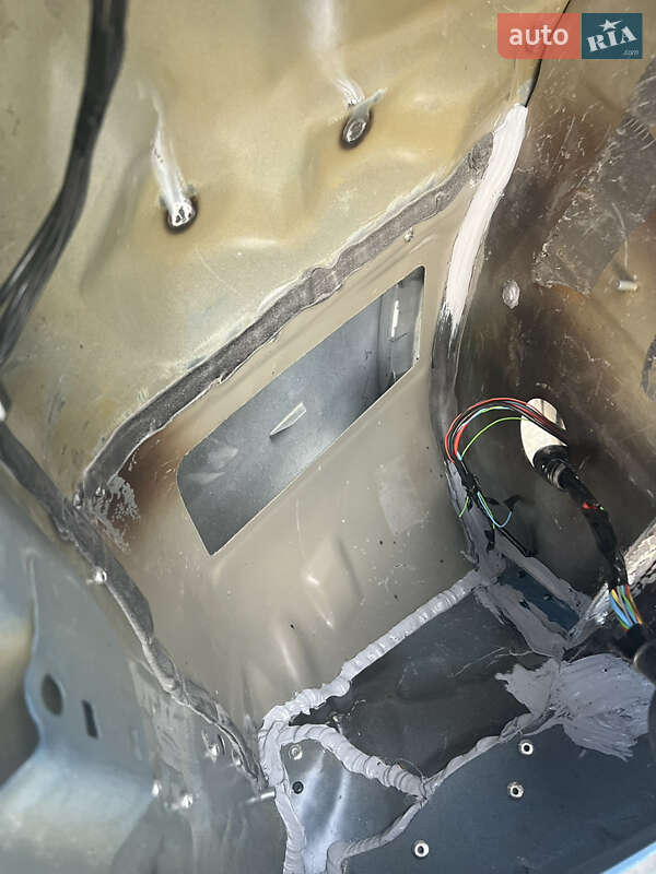 Внедорожник / Кроссовер Tesla Model Y 2024 в Тернополе