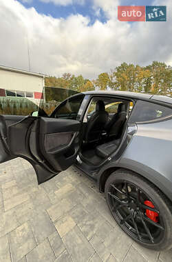 Внедорожник / Кроссовер Tesla Model Y 2021 в 