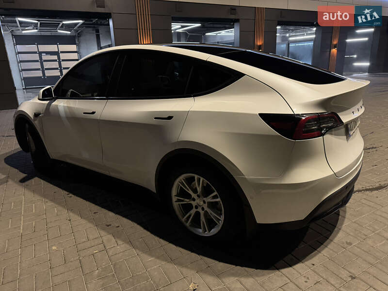 Позашляховик / Кросовер Tesla Model Y 2022 в Черкасах фото 3 Позашляховик / Кросовер Tesla Model Y 2022 в Черкасах