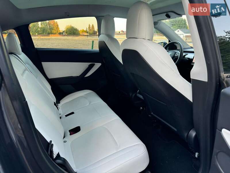 Позашляховик / Кросовер Tesla Model Y 2021 в Чернігові