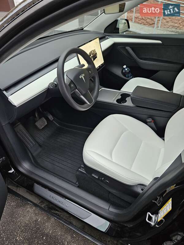 Позашляховик / Кросовер Tesla Model Y 2022 в Дніпрі фото 4 Позашляховик / Кросовер Tesla Model Y 2022 в Дніпрі