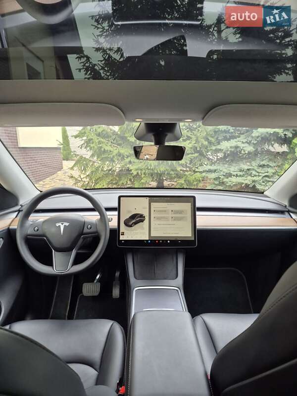 Позашляховик / Кросовер Tesla Model Y 2024 в Харкові фото 13 Позашляховик / Кросовер Tesla Model Y 2024 в Харкові