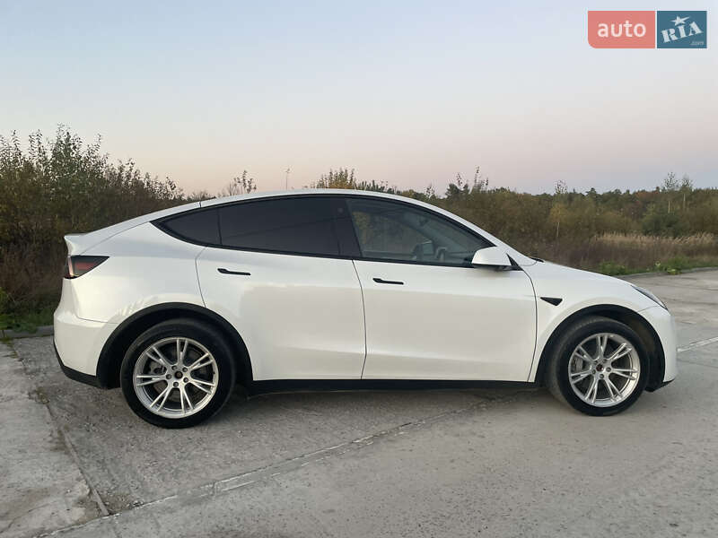 Позашляховик / Кросовер Tesla Model Y 2023 в Богородчанах фото 5 Позашляховик / Кросовер Tesla Model Y 2023 в Богородчанах