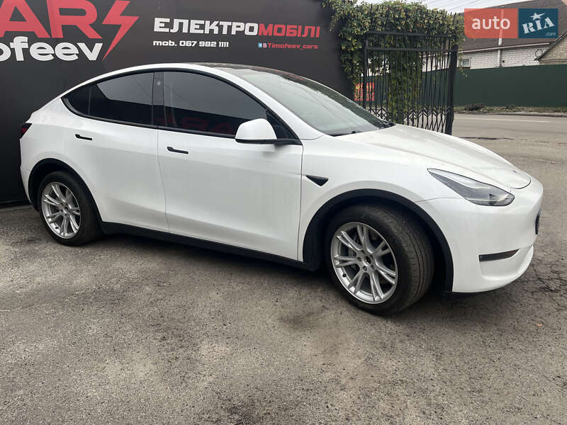 Позашляховик / Кросовер Tesla Model Y 2021 в Києві фото 7 Позашляховик / Кросовер Tesla Model Y 2021 в Києві