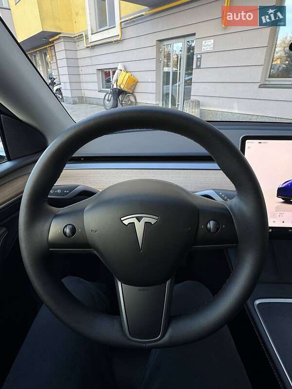 Внедорожник / Кроссовер Tesla Model Y 2023 в Львове фото 17 Внедорожник / Кроссовер Tesla Model Y 2023 в Львове