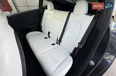 Внедорожник / Кроссовер Tesla Model Y 2024 в 