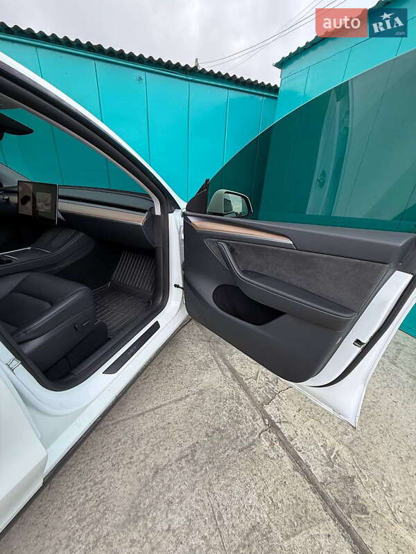 Позашляховик / Кросовер Tesla Model Y 2023 в Білій Церкві фото 15 Позашляховик / Кросовер Tesla Model Y 2023 в Білій Церкві