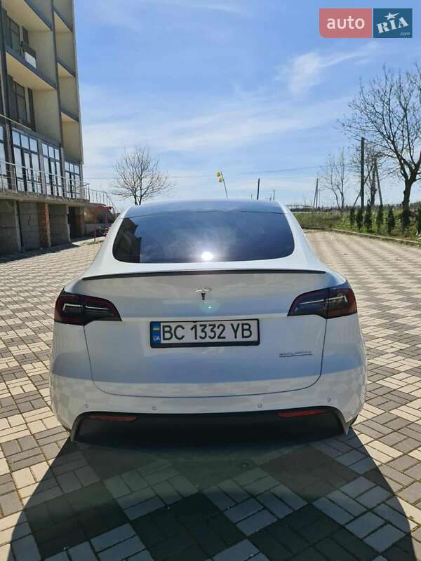 Позашляховик / Кросовер Tesla Model Y 2022 в Буську