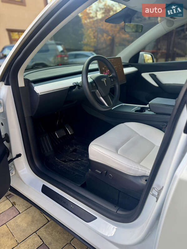 Позашляховик / Кросовер Tesla Model Y 2021 в Кременчуці