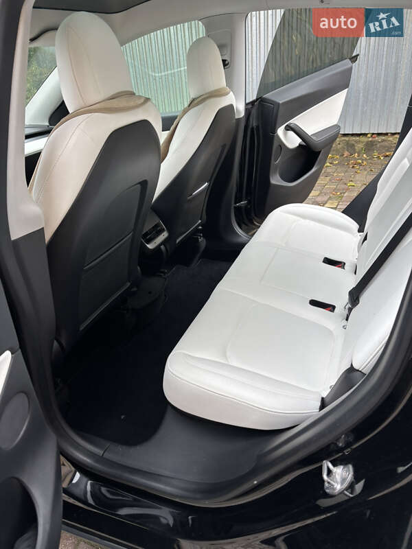 Позашляховик / Кросовер Tesla Model Y 2020 в Тернополі