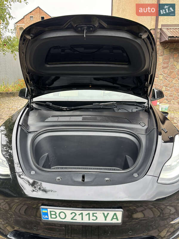 Позашляховик / Кросовер Tesla Model Y 2020 в Тернополі