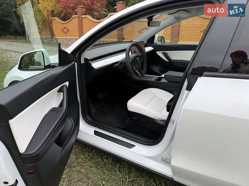 Внедорожник / Кроссовер Tesla Model Y 2021 в Запорожье