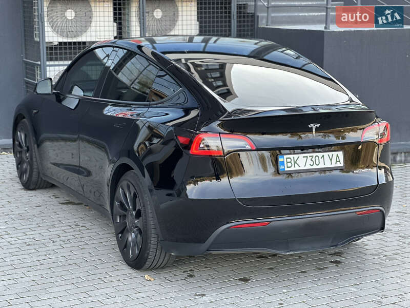 Позашляховик / Кросовер Tesla Model Y 2023 в Рівному фото 10 Позашляховик / Кросовер Tesla Model Y 2023 в Рівному