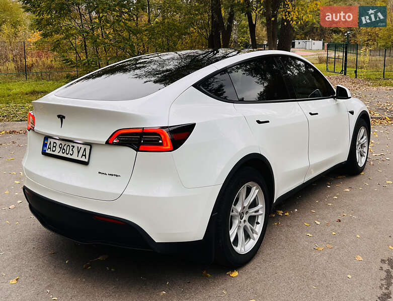 Позашляховик / Кросовер Tesla Model Y 2023 в Києві фото 3 Позашляховик / Кросовер Tesla Model Y 2023 в Києві