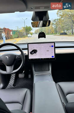 Позашляховик / Кросовер Tesla Model Y 2023 в  фото 11 Позашляховик / Кросовер Tesla Model Y 2023 в