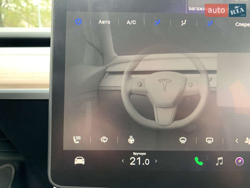 Внедорожник / Кроссовер Tesla Model Y 2024 в Киеве