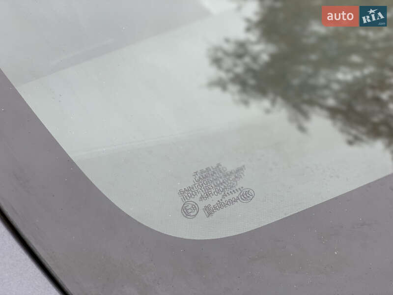 Внедорожник / Кроссовер Tesla Model Y 2024 в Киеве