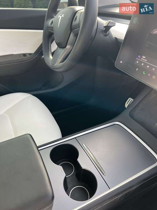 Внедорожник / Кроссовер Tesla Model Y 2022 в Львове