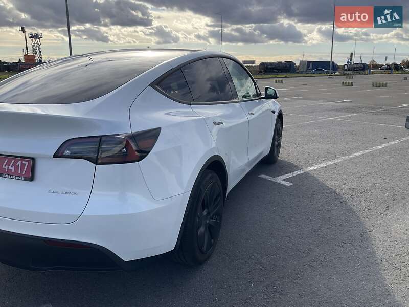 Позашляховик / Кросовер Tesla Model Y 2024 в Львові фото 5 Позашляховик / Кросовер Tesla Model Y 2024 в Львові