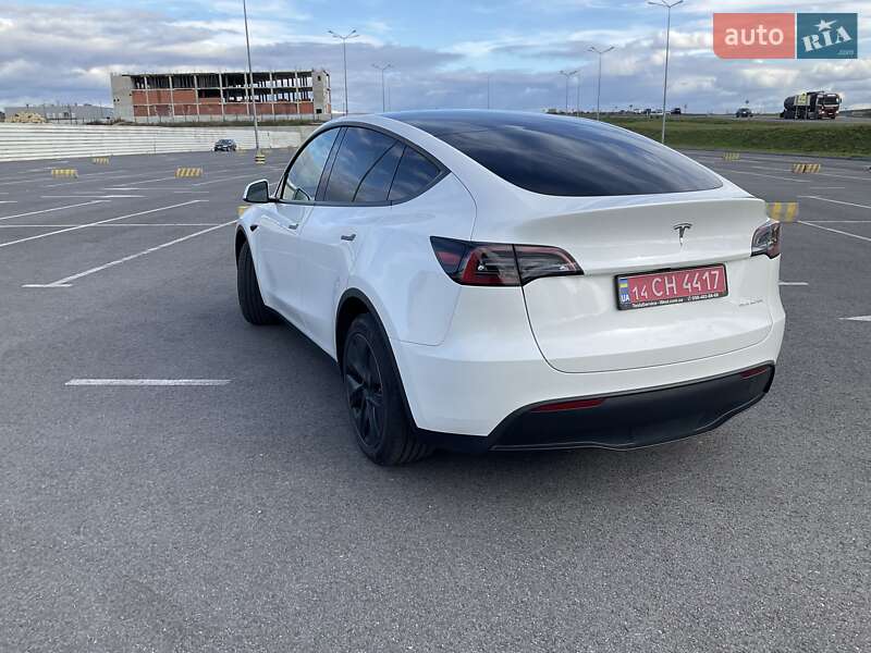 Позашляховик / Кросовер Tesla Model Y 2024 в Львові фото 8 Позашляховик / Кросовер Tesla Model Y 2024 в Львові