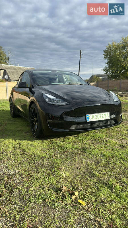 Tesla Model Y 2023
