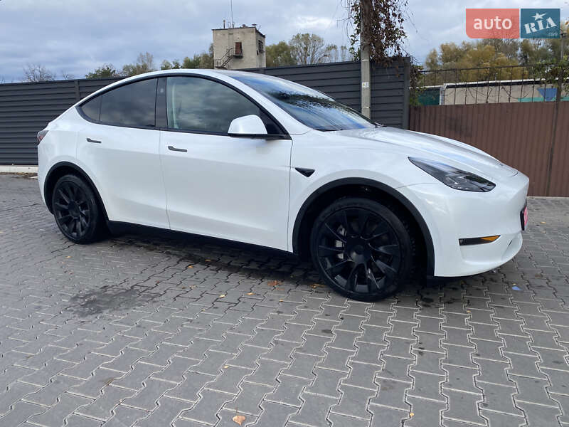 Позашляховик / Кросовер Tesla Model Y 2023 в Києві фото 11 Позашляховик / Кросовер Tesla Model Y 2023 в Києві