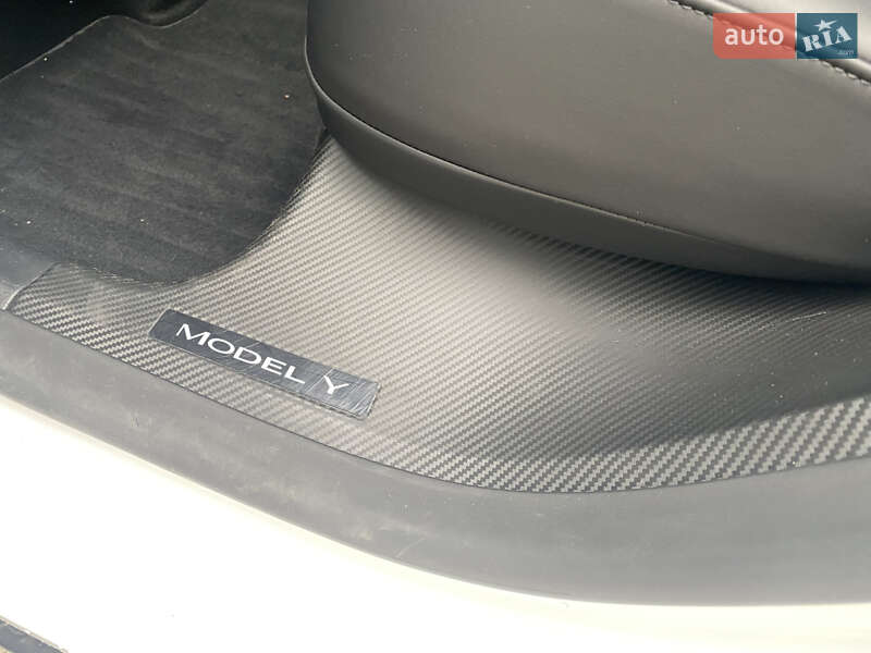 Позашляховик / Кросовер Tesla Model Y 2023 в Києві фото 28 Позашляховик / Кросовер Tesla Model Y 2023 в Києві
