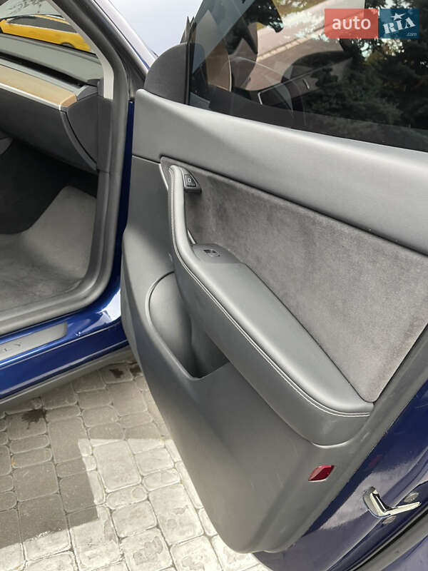 Внедорожник / Кроссовер Tesla Model Y 2022 в Днепре фото 29 Внедорожник / Кроссовер Tesla Model Y 2022 в Днепре