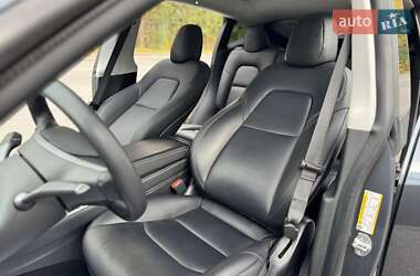 Внедорожник / Кроссовер Tesla Model Y 2021 в 