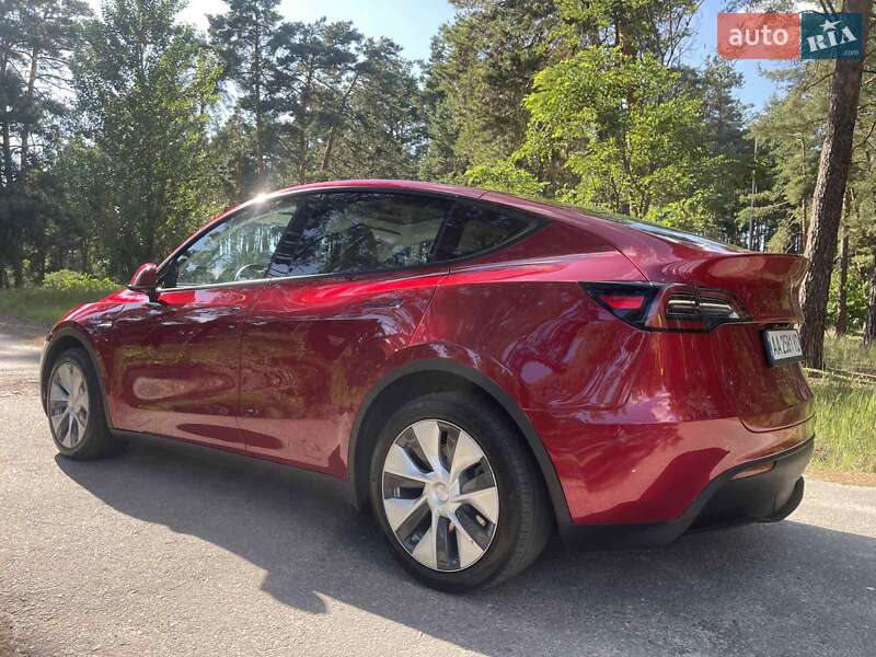 Позашляховик / Кросовер Tesla Model Y 2024 в Києві фото 6 Позашляховик / Кросовер Tesla Model Y 2024 в Києві