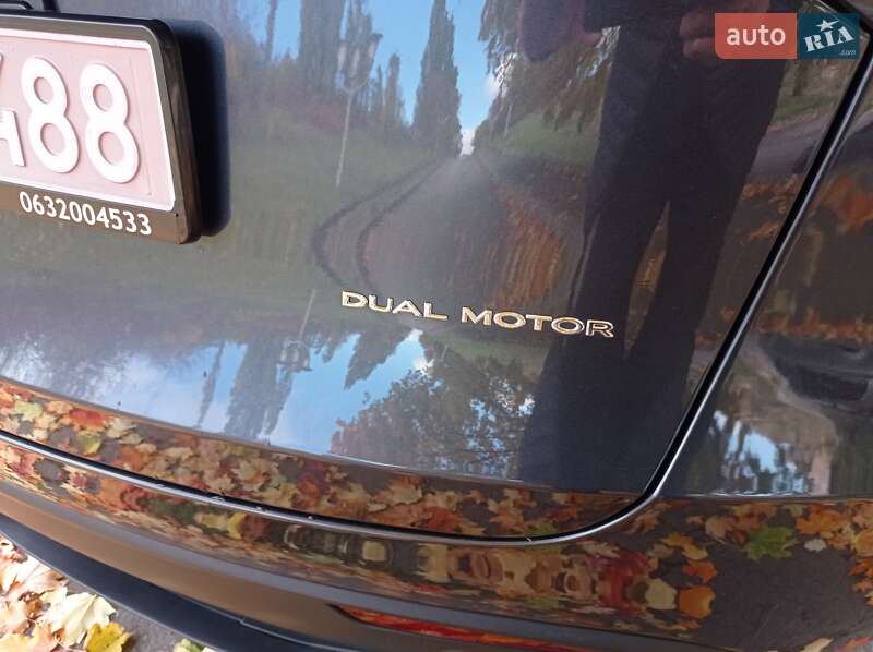 Внедорожник / Кроссовер Tesla Model Y 2024 в Ровно