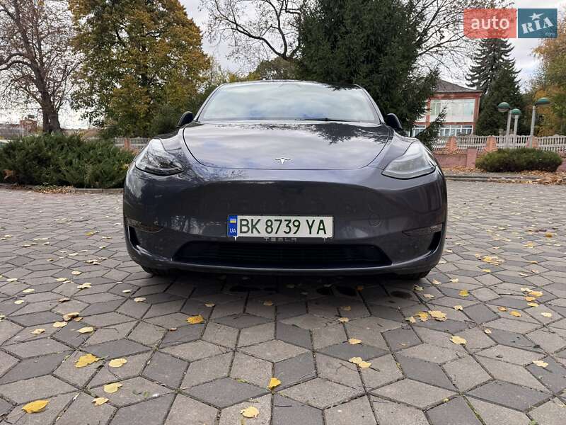 Позашляховик / Кросовер Tesla Model Y 2023 в Рівному фото 8 Позашляховик / Кросовер Tesla Model Y 2023 в Рівному