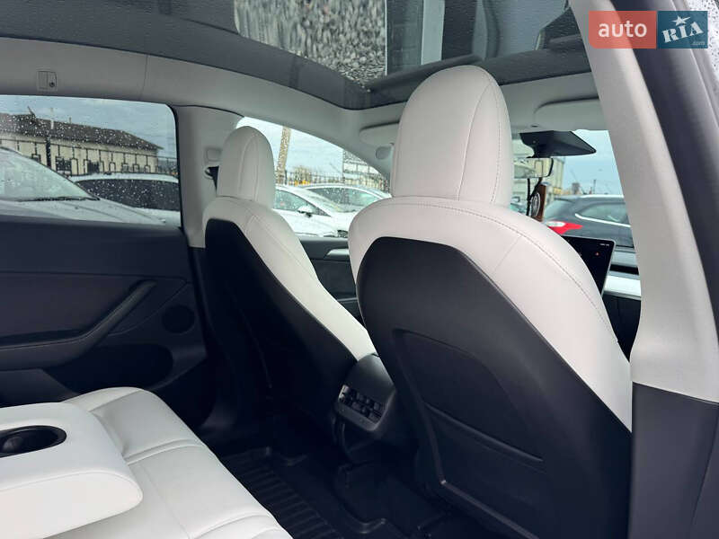 Позашляховик / Кросовер Tesla Model Y 2022 в Стрию