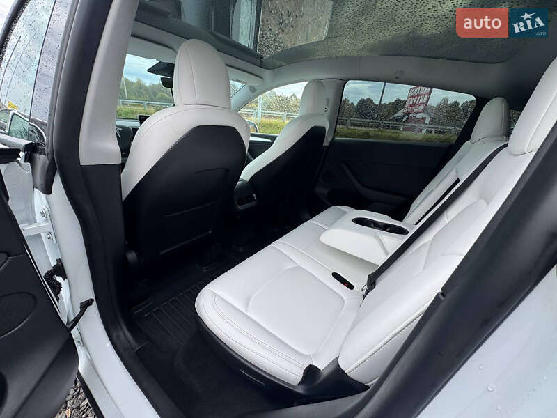 Позашляховик / Кросовер Tesla Model Y 2022 в Стрию