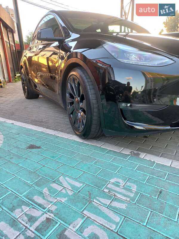Позашляховик / Кросовер Tesla Model Y 2022 в Дніпрі