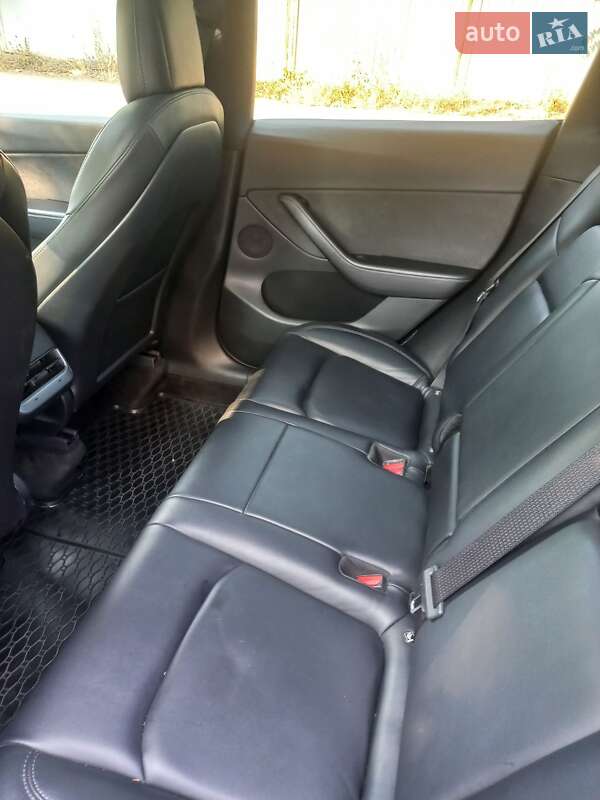 Позашляховик / Кросовер Tesla Model Y 2022 в Дніпрі