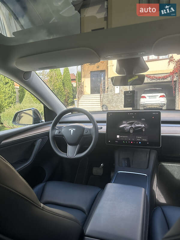 Внедорожник / Кроссовер Tesla Model Y 2023 в Черновцах