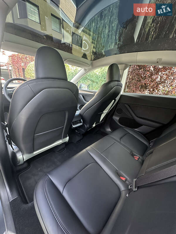 Внедорожник / Кроссовер Tesla Model Y 2023 в Черновцах